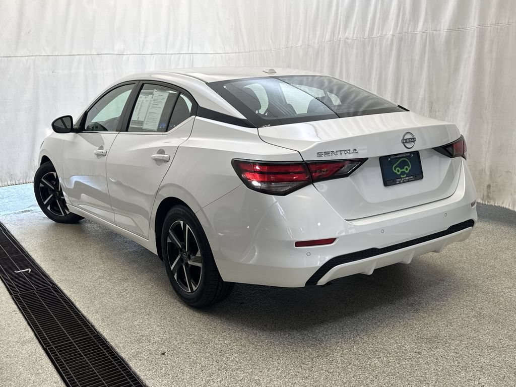 Used 2025 Nissan Sentra SV FWD image 8
