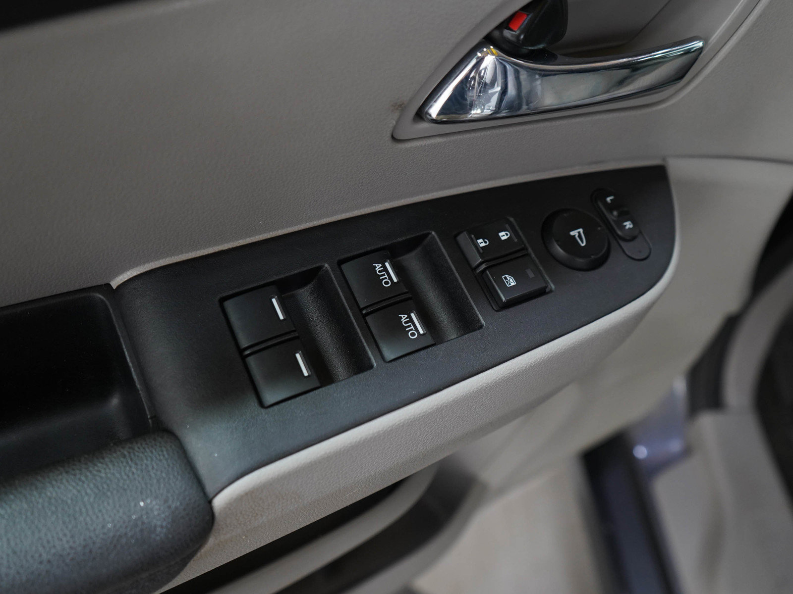 Used 2016 Honda Odyssey SE image 23