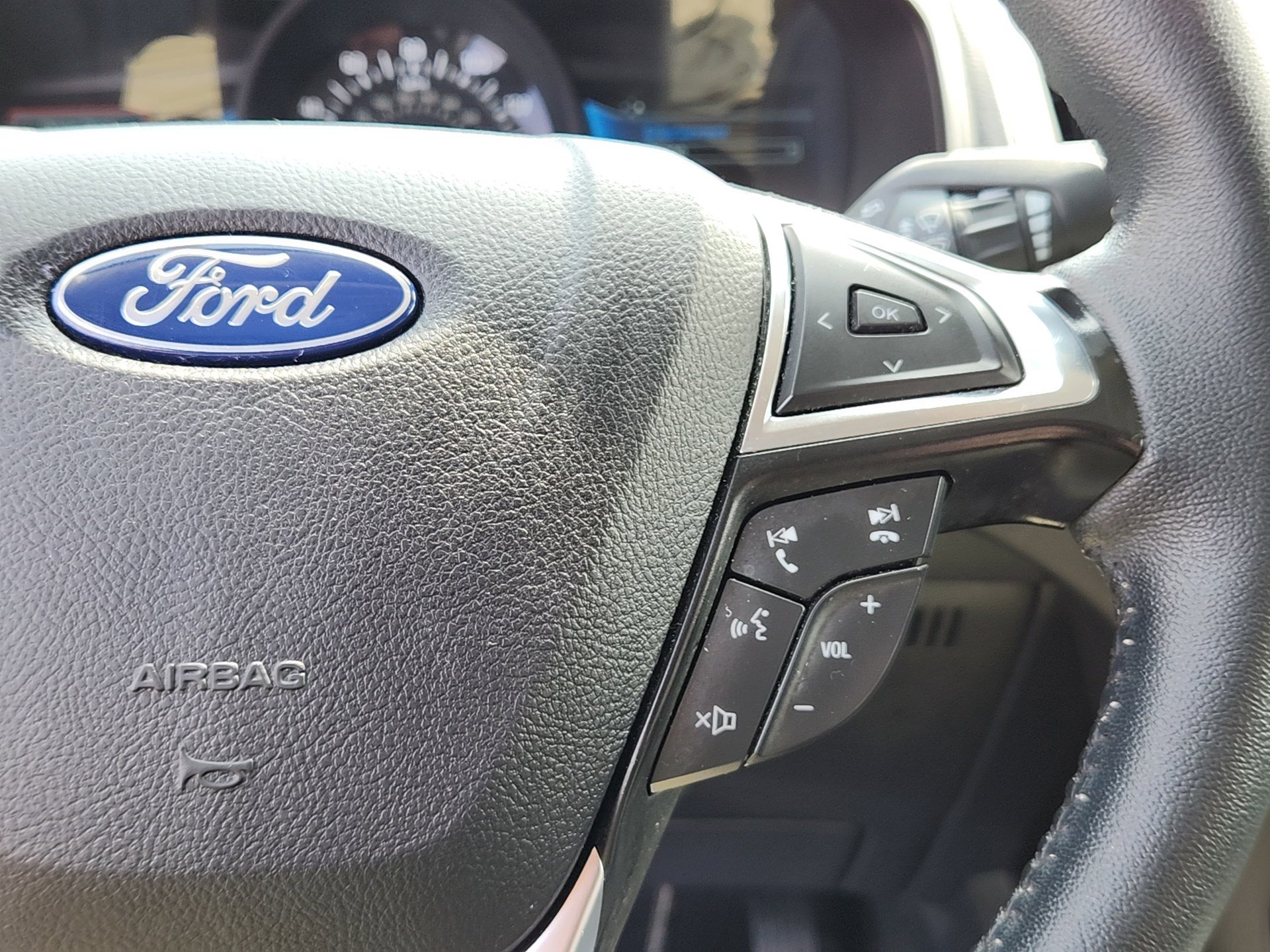 Used 2024 Ford Edge Titanium AWD/4WD image 17