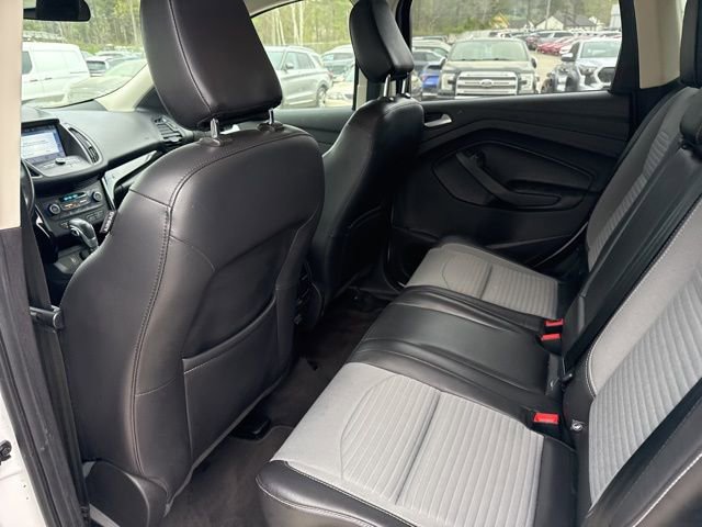Used 2019 Ford Escape SE image 18