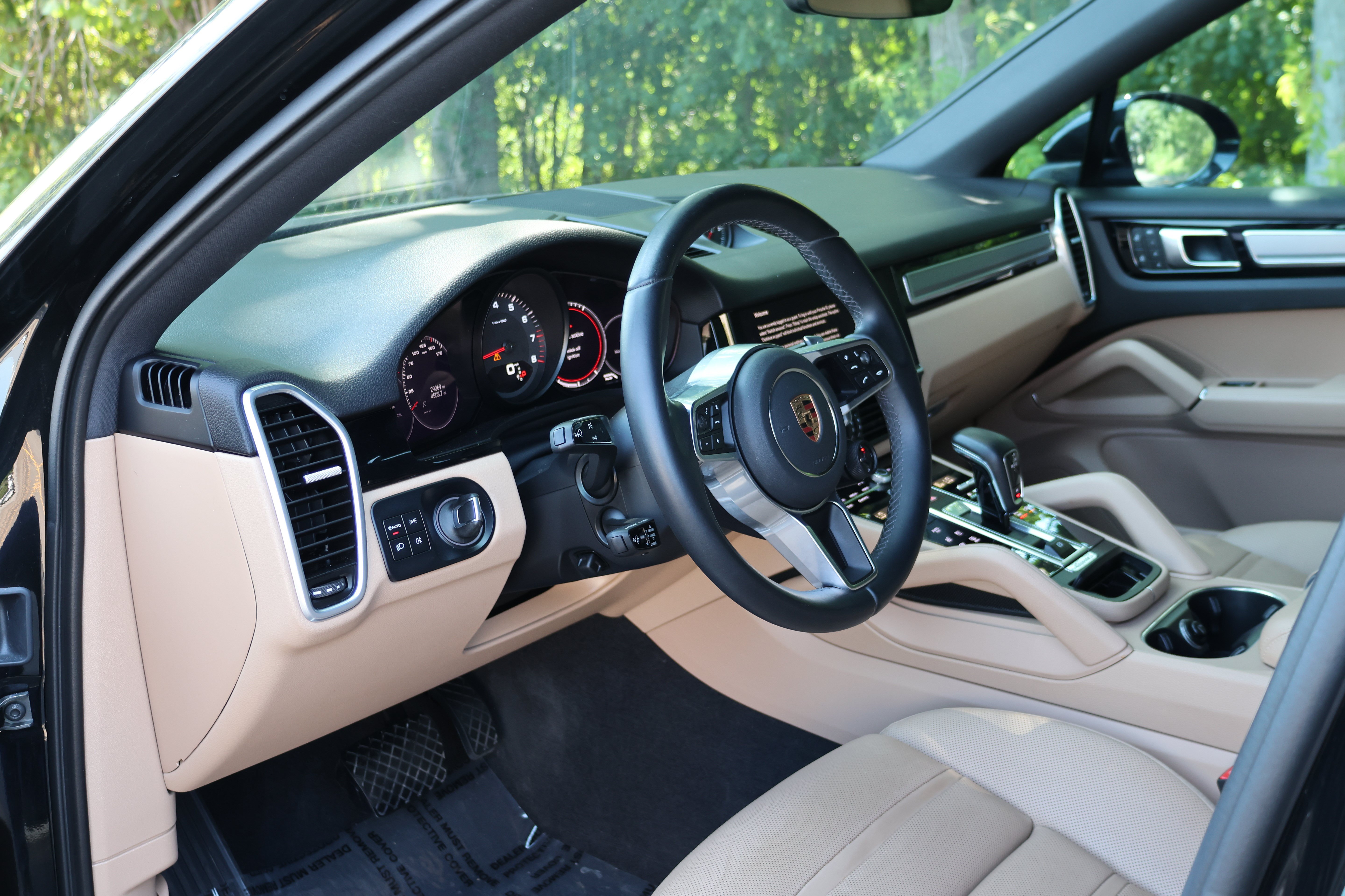 Used 2023 Porsche Cayenne Platinum Edition AWD/4WD image 26