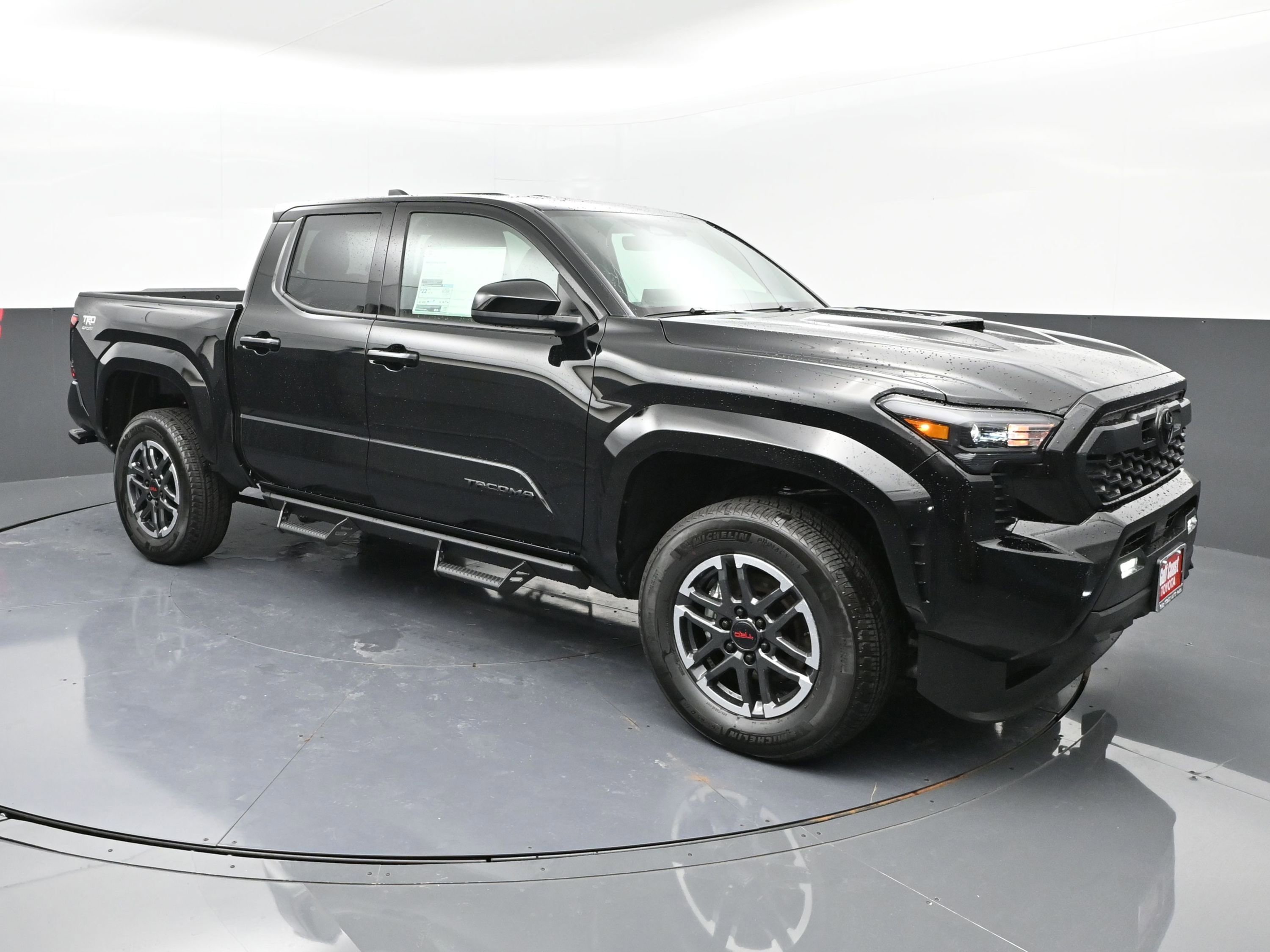 Certified 2025 Toyota Tacoma TRD Sport image 2