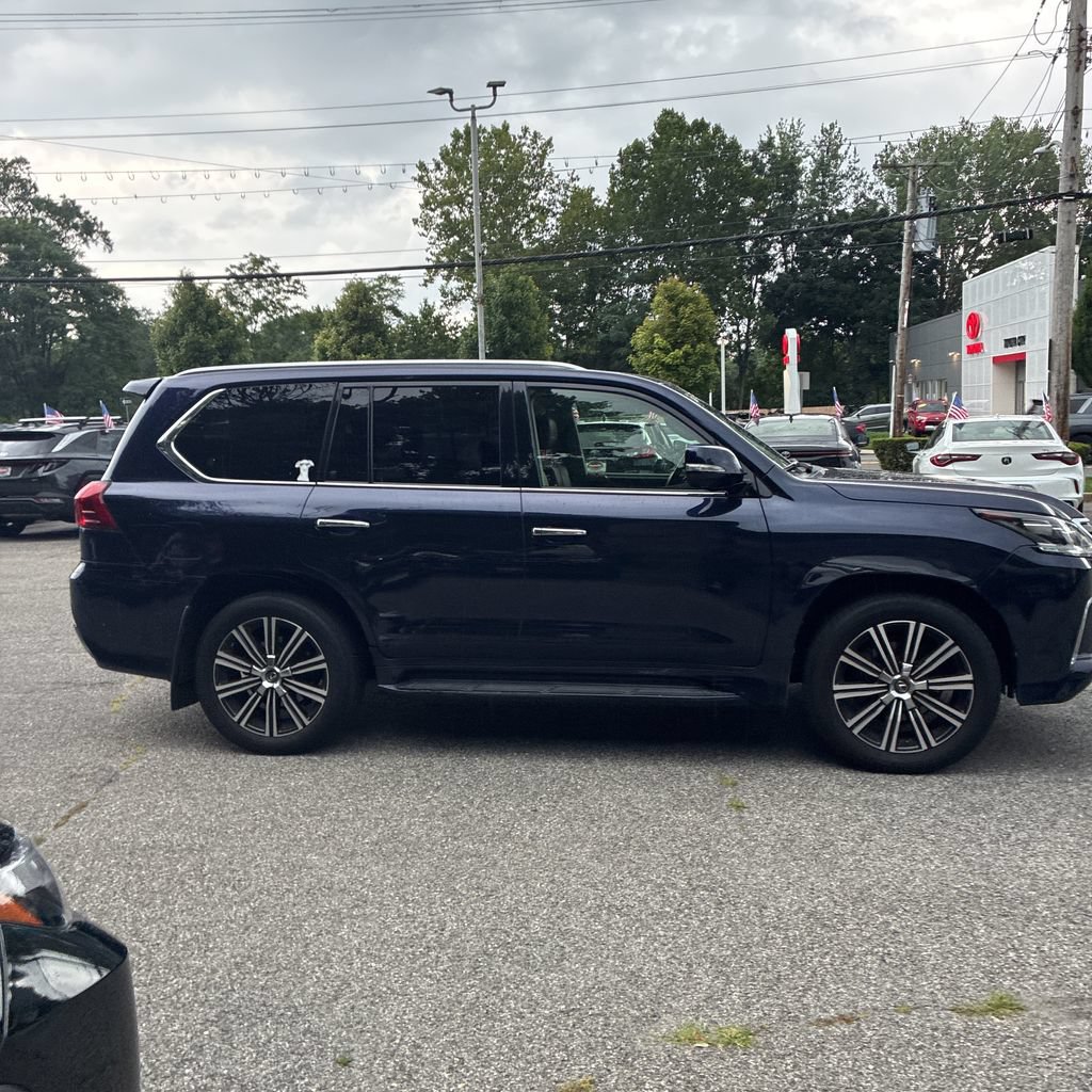 Used 2019 Lexus LX 570 4WD w/ Luxury Package image 7