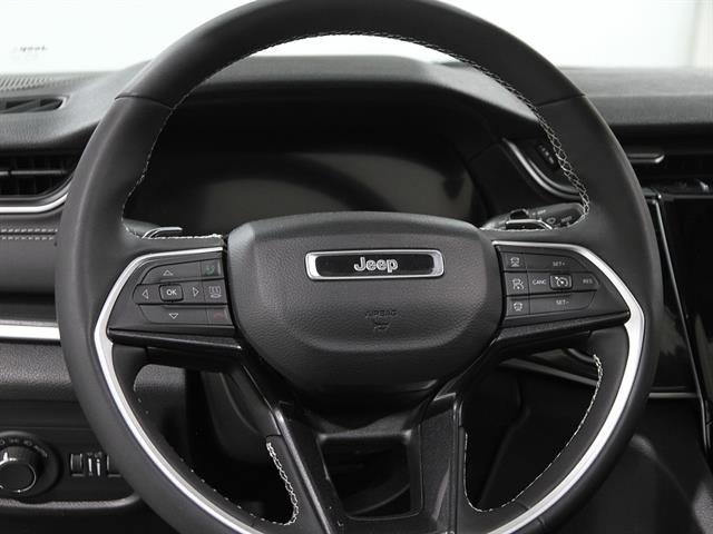 Used 2023 Jeep Grand Cherokee Laredo w/ Luxury Tech Group I image 7