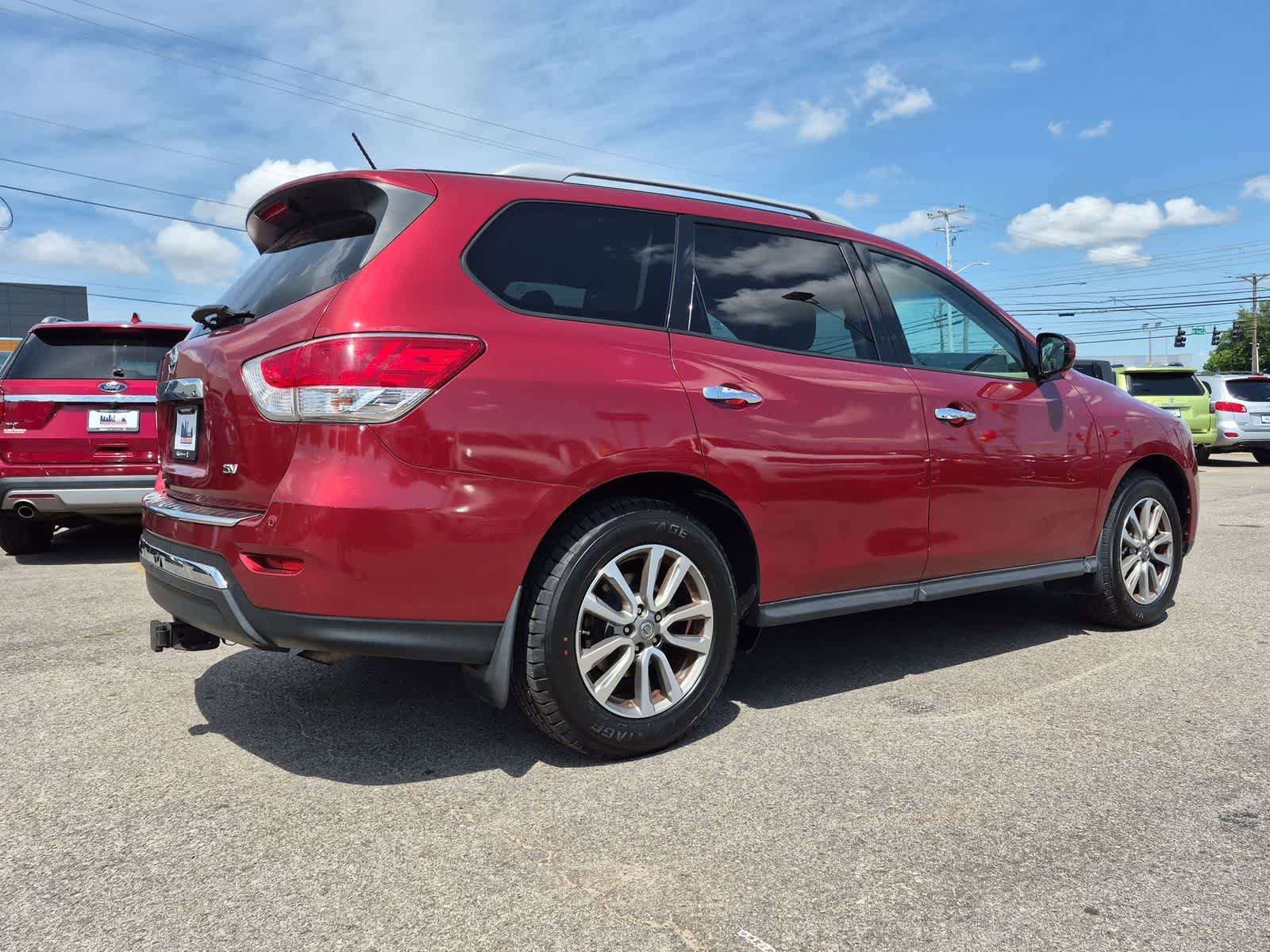 Used 2016 Nissan Pathfinder SV w/ Cargo Package FWD image 8