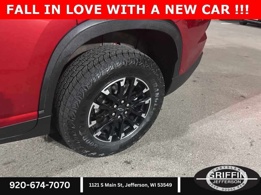 Used 2024 Chevrolet Traverse Z71 w/ Enhanced Driving Package image 16