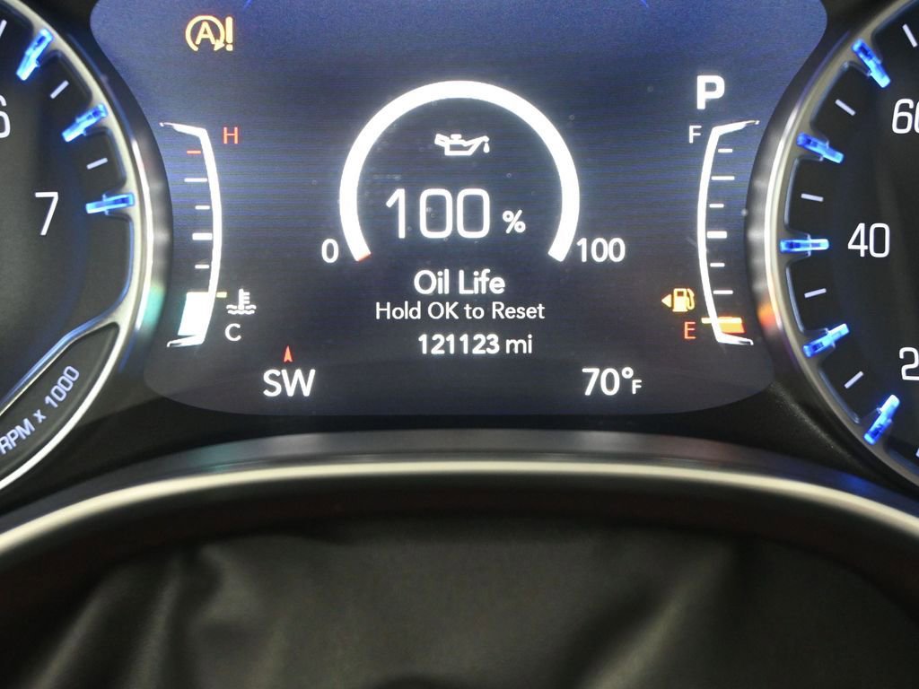 Used 2018 Chrysler Pacifica Limited image 16