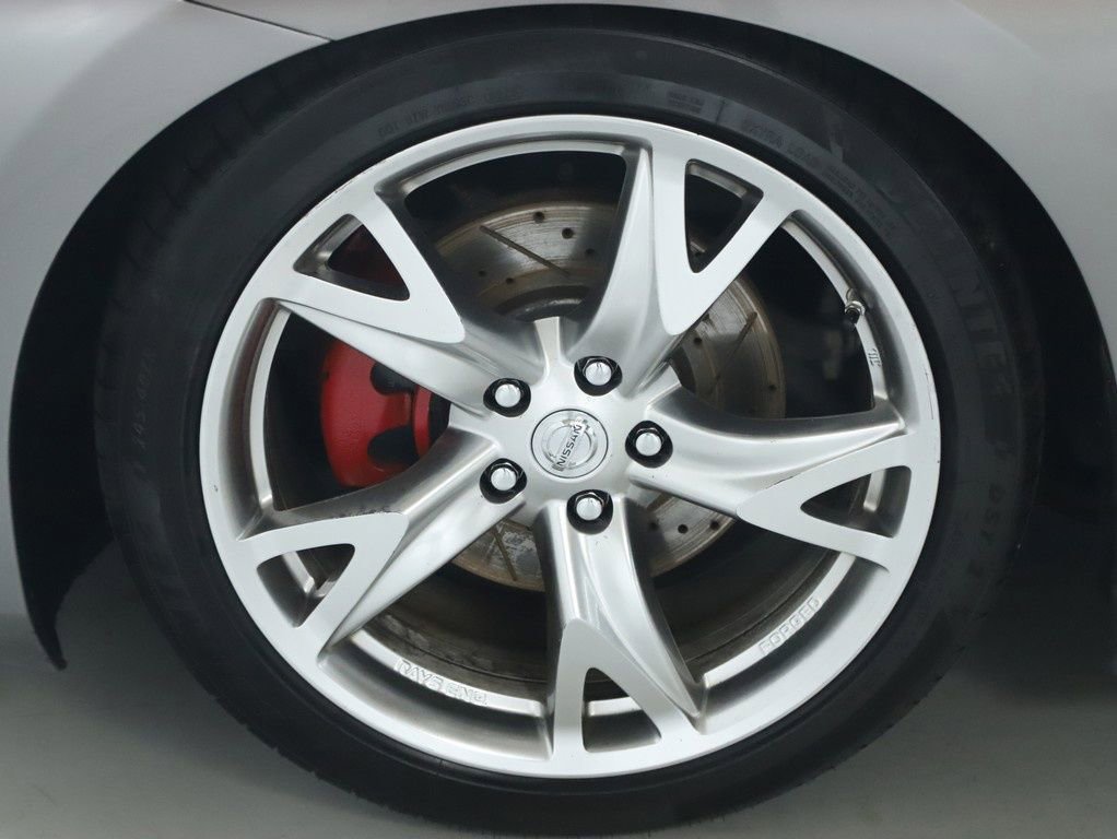 Used 2010 Nissan 370Z Roadster RWD image 35