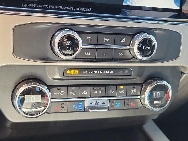 Used 2022 Ford F250 Lariat w/ Chrome Package AWD/4WD image 25
