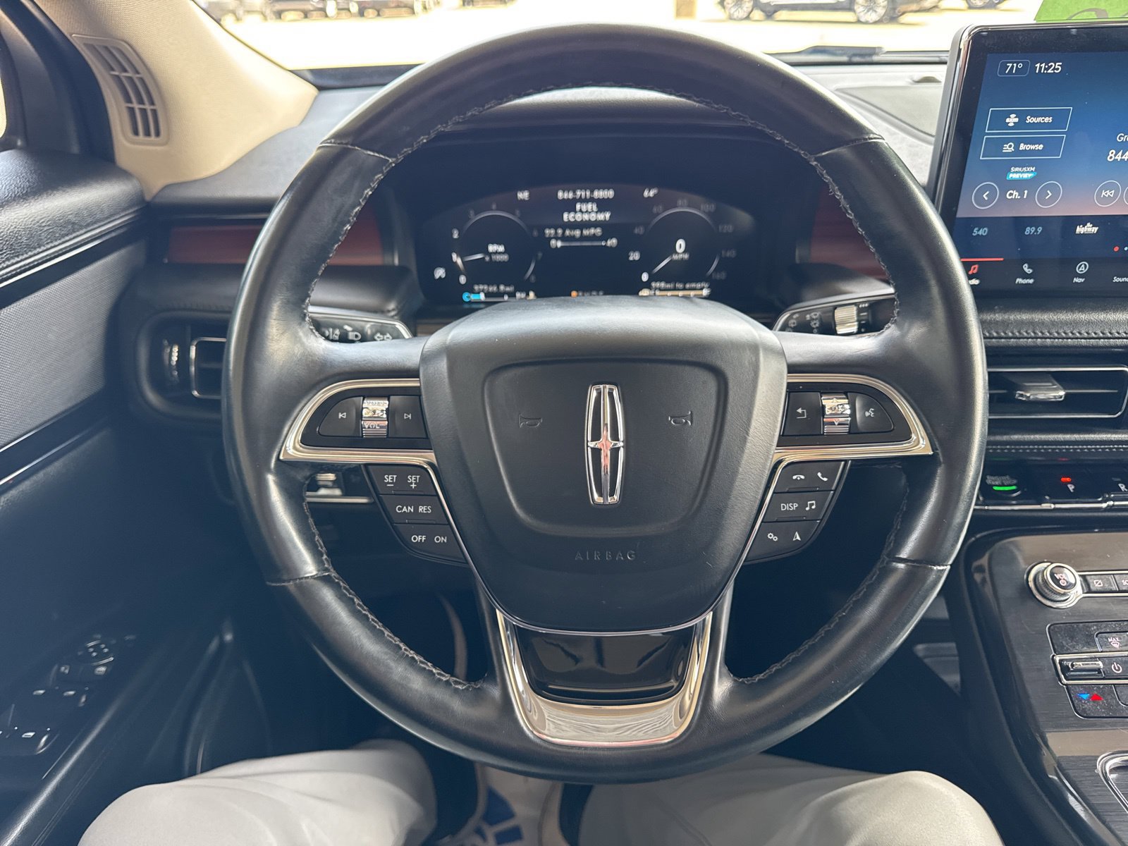 Used 2023 Lincoln Nautilus Reserve AWD/4WD image 24