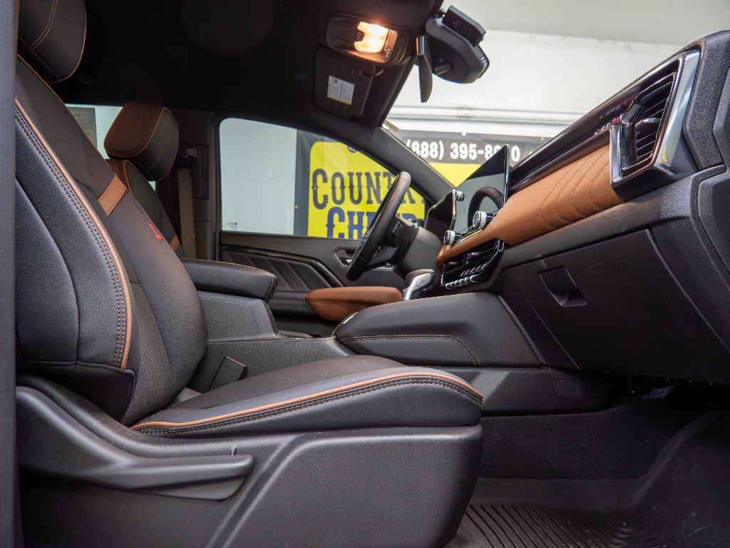 Used 2024 GMC Canyon AT4 image 17