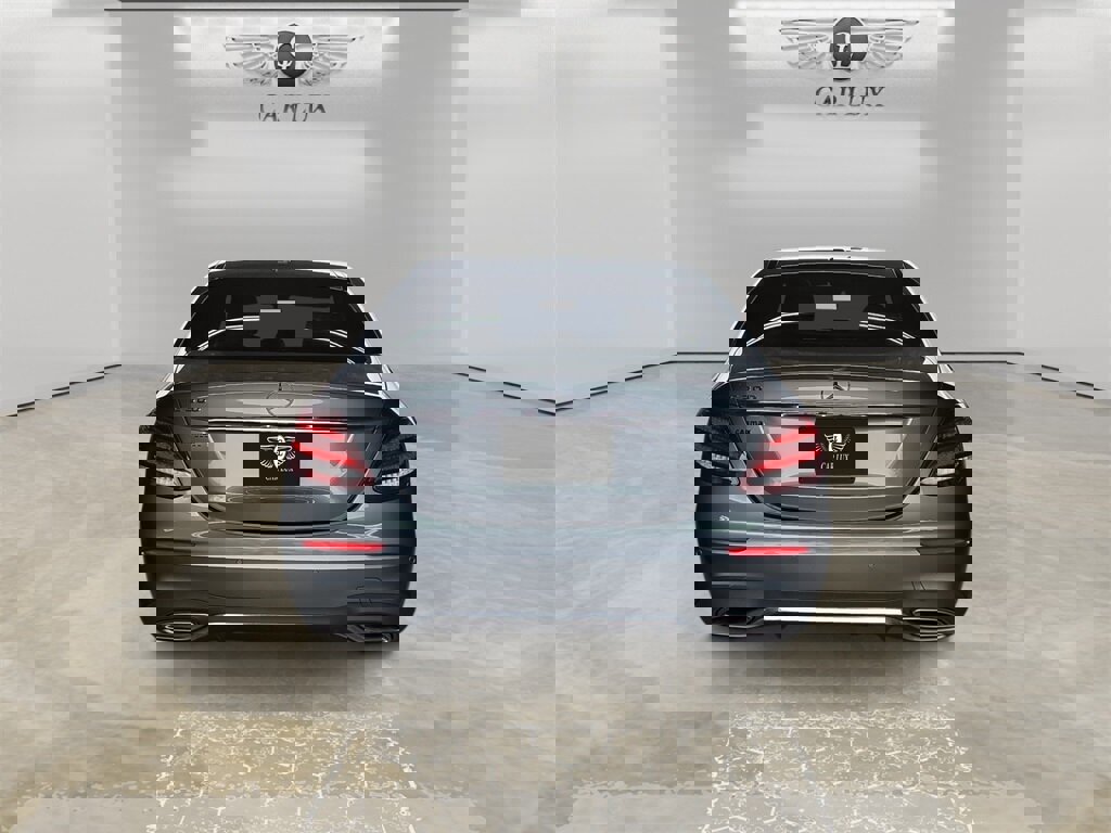 Used 2018 Mercedes-Benz E 300 w/ Premium 1 Package image 4