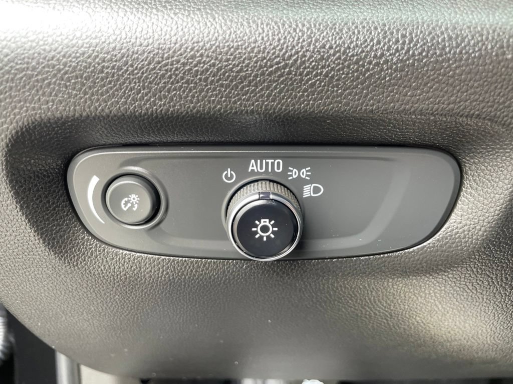 Used 2023 Chevrolet Traverse LT w/ LPO, Floor Liner Package AWD/4WD image 28
