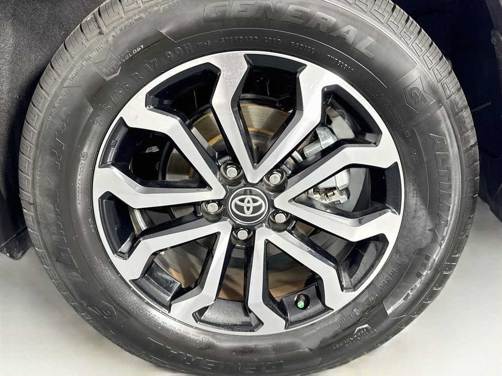 Used 2024 Toyota Corolla Cross SE AWD/4WD image 36