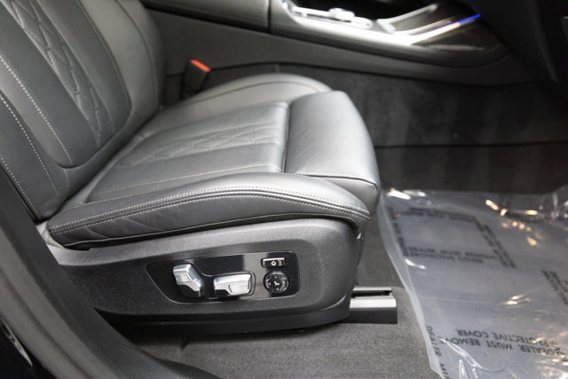 Used 2024 BMW X7 M60i w/ Executive Package image 67