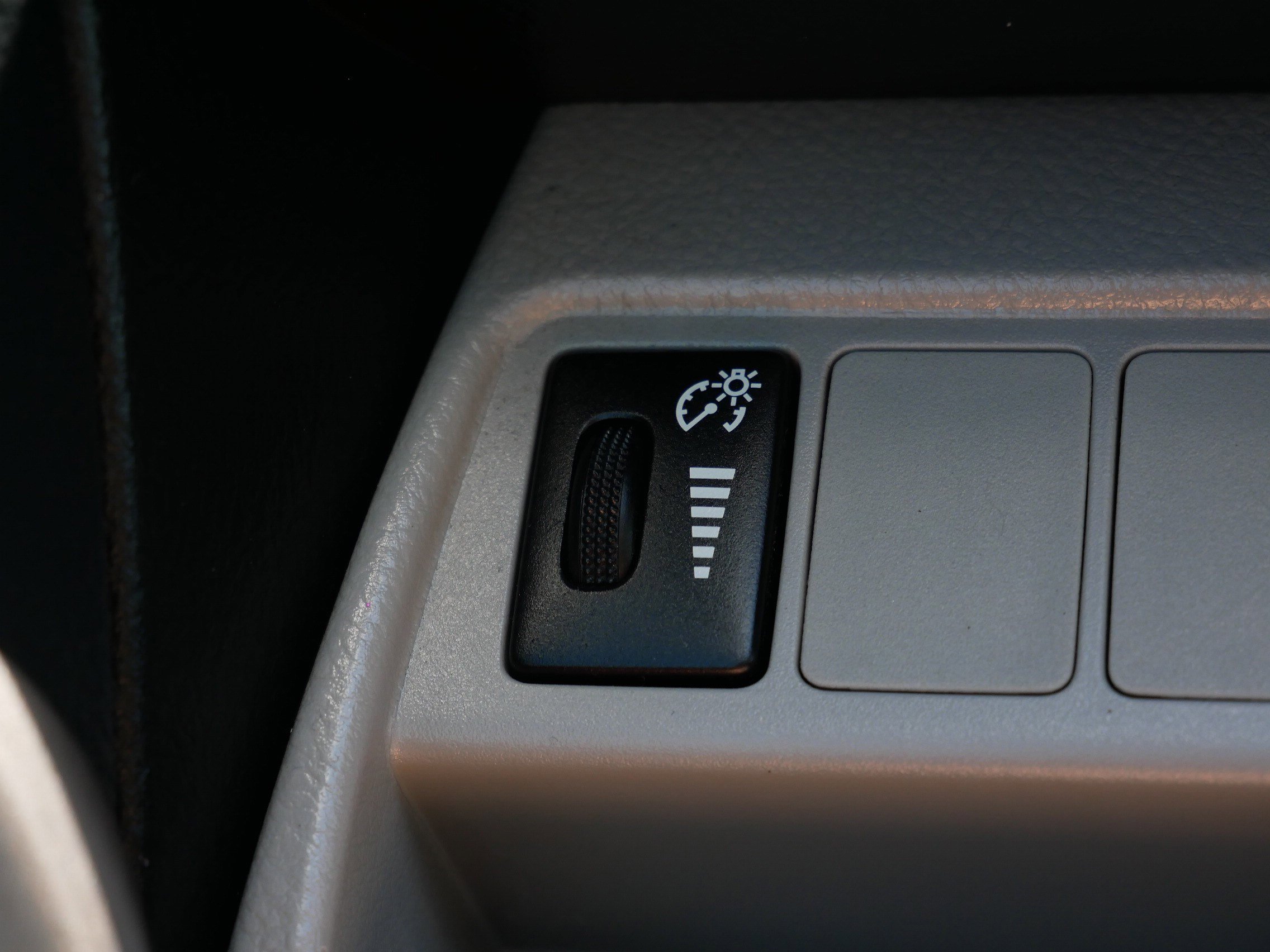 Used 2008 Toyota RAV4 Limited image 26