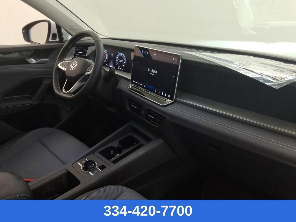 New 2025 Volkswagen Tiguan SE image 23