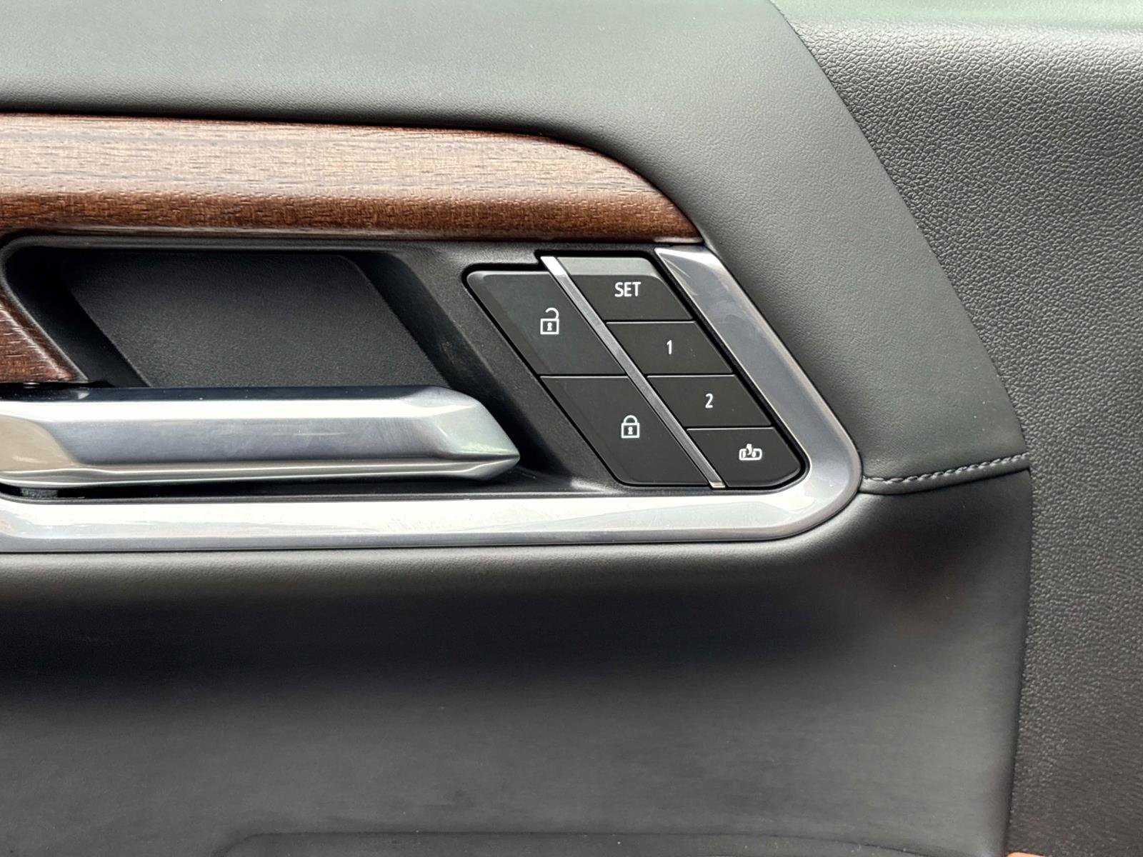 Used 2025 GMC Sierra 2500 Denali Ultimate image 14