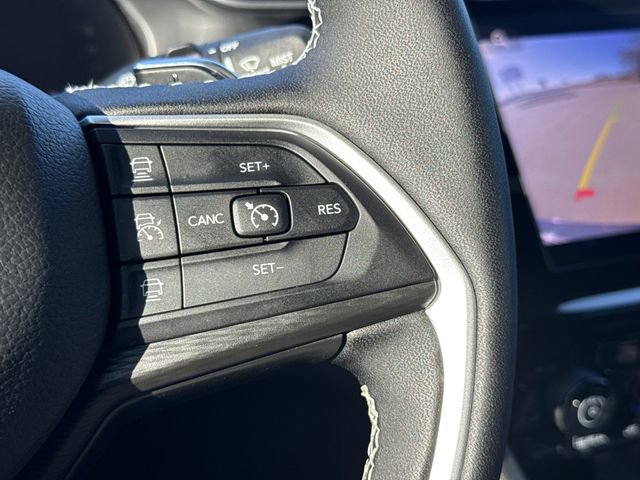 Used 2025 Jeep Grand Cherokee Altitude image 27