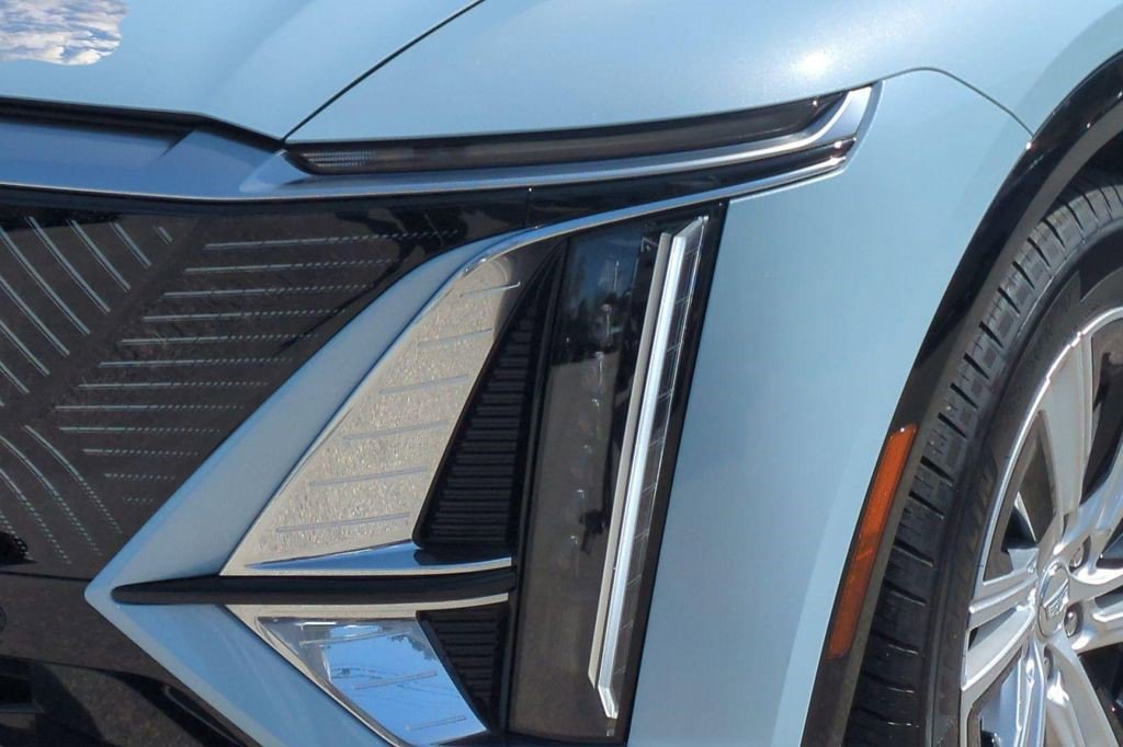 Certified 2024 Cadillac Lyriq Tech RWD image 16