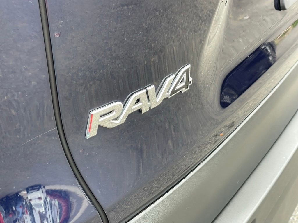 Used 2021 Toyota RAV4 XLE Premium AWD/4WD image 30