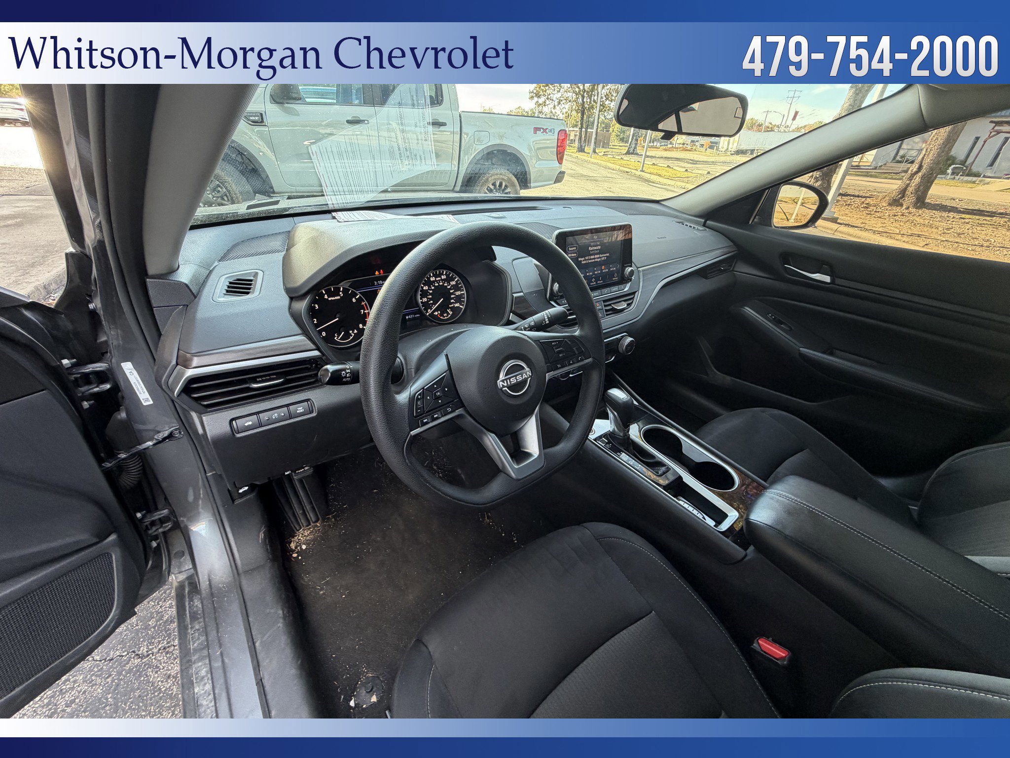 Used 2024 Nissan Altima 2.5 SV image 11