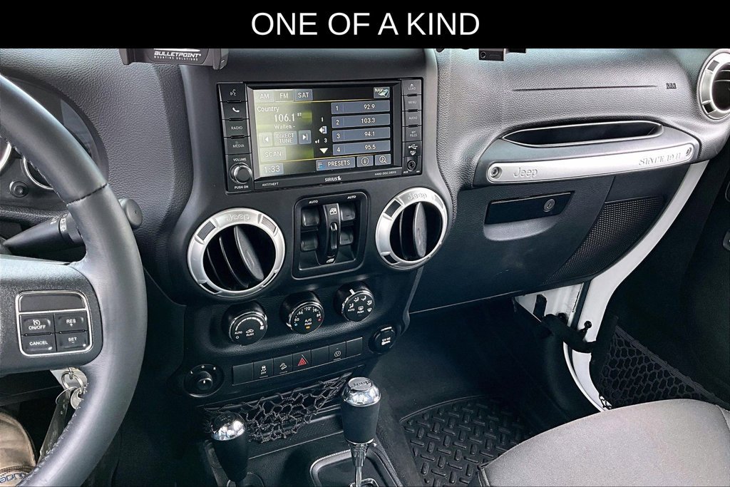 Used 2017 Jeep Wrangler Unlimited Rubicon w/ Connectivity Group AWD/4WD image 7
