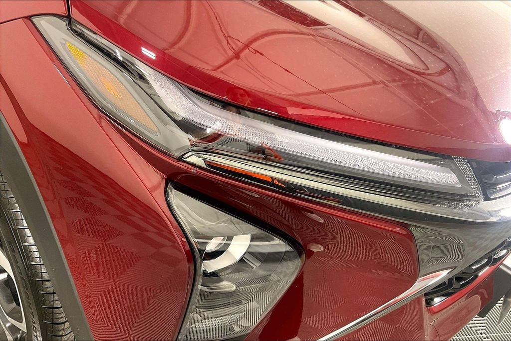 Used 2025 Chevrolet Trax RS w/ Sunroof Package FWD image 38