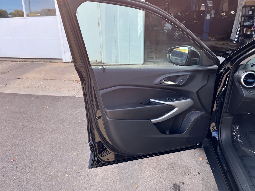 New 2026 Chevrolet Trax LS w/ LS Convenience Package FWD image 10