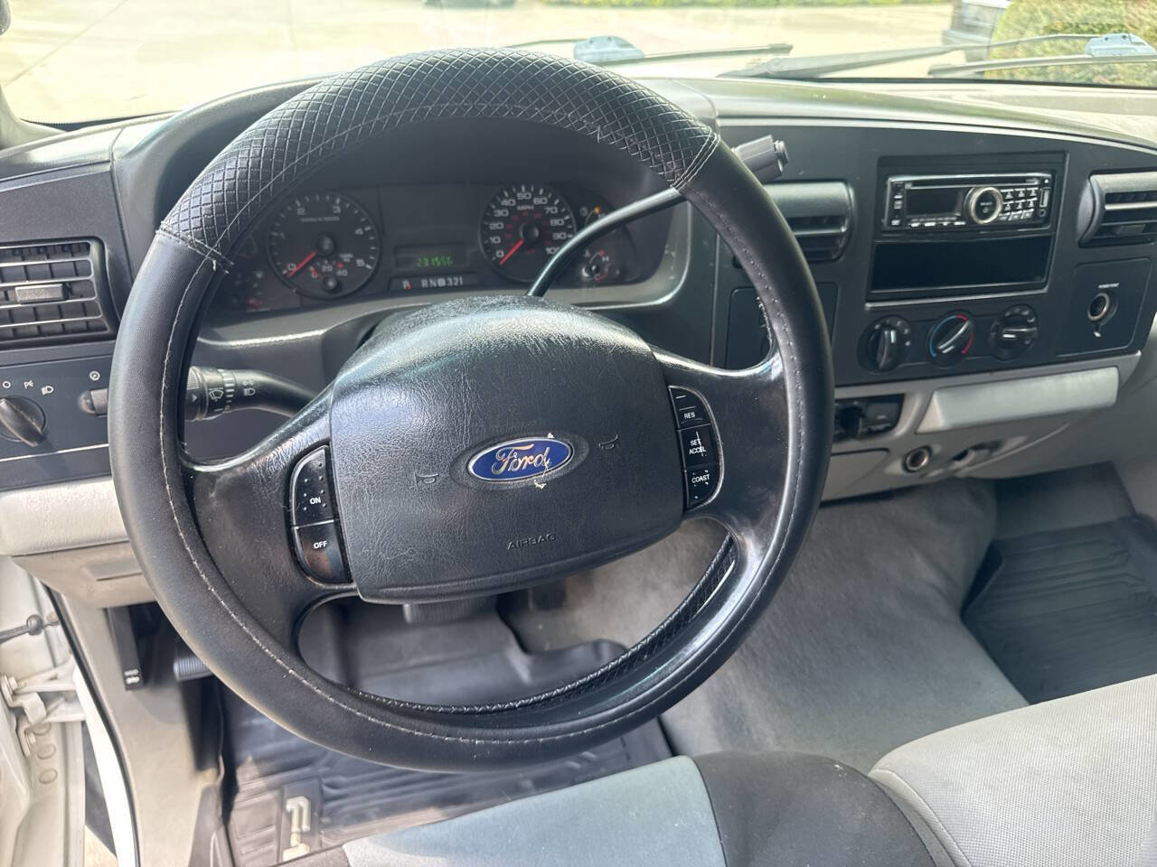 Used 2005 Ford F350 XLT image 17