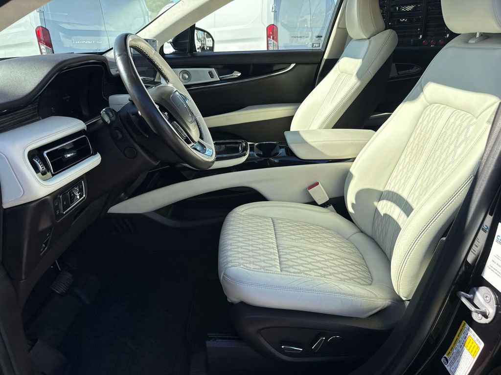 Used 2022 Lincoln Nautilus Black Label w/ Class II Trailer Tow Package image 24