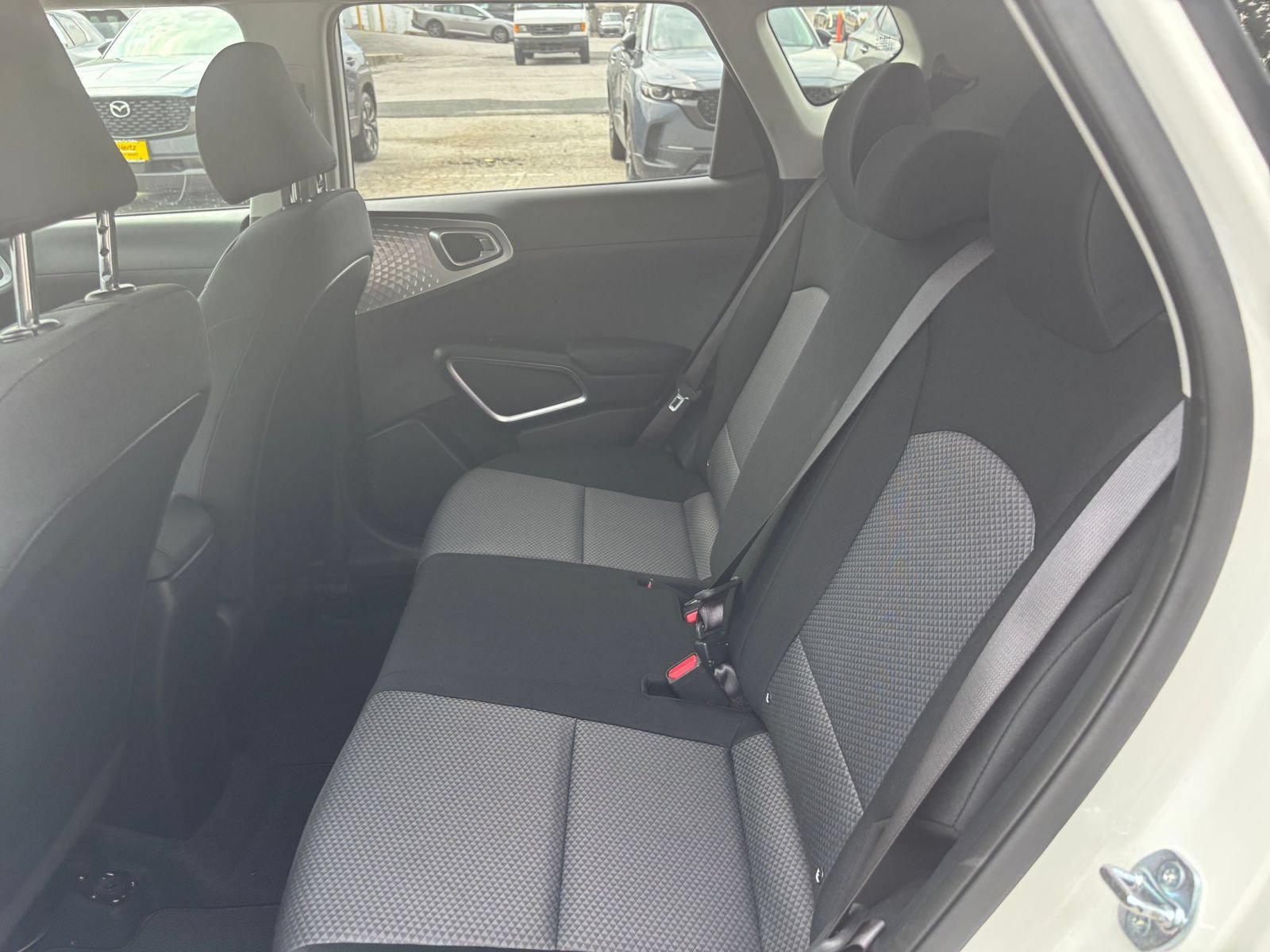 Used 2025 Kia Soul LX w/ LX Technology Package FWD image 21