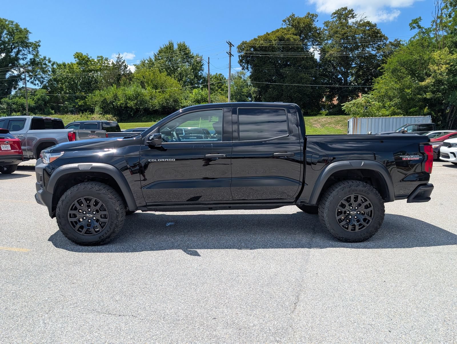Used 2024 Chevrolet Colorado Trail Boss w/ Technology Package AWD/4WD image 6