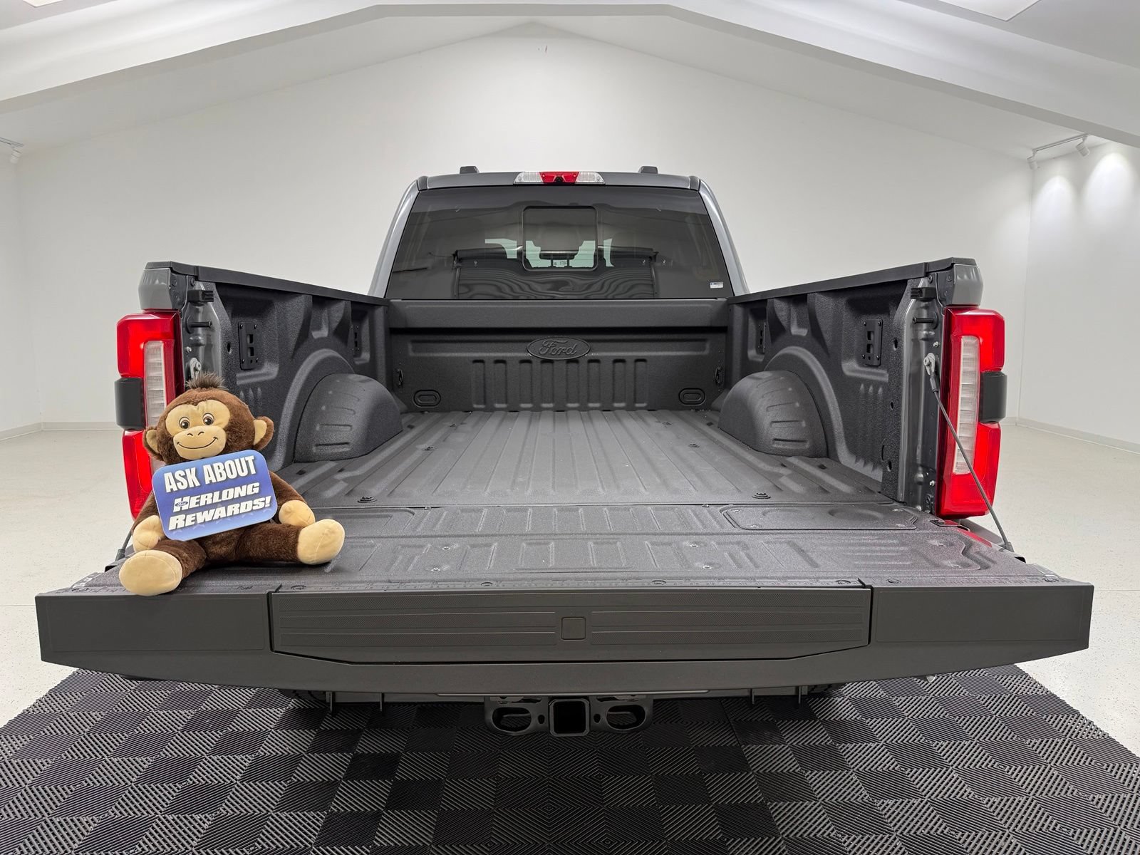 New 2026 Ford F250 Lariat w/ Black Appearance Package AWD/4WD image 8