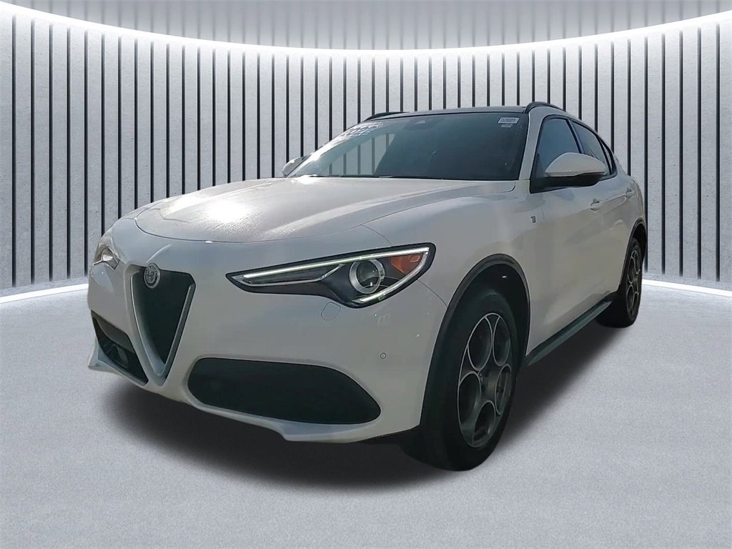 Used 2022 Alfa Romeo Stelvio Ti w/ Active Assist Plus Package image 7