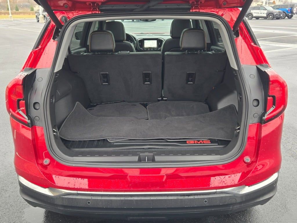 Used 2024 GMC Terrain AT4 w/ Infotainment Package II image 16