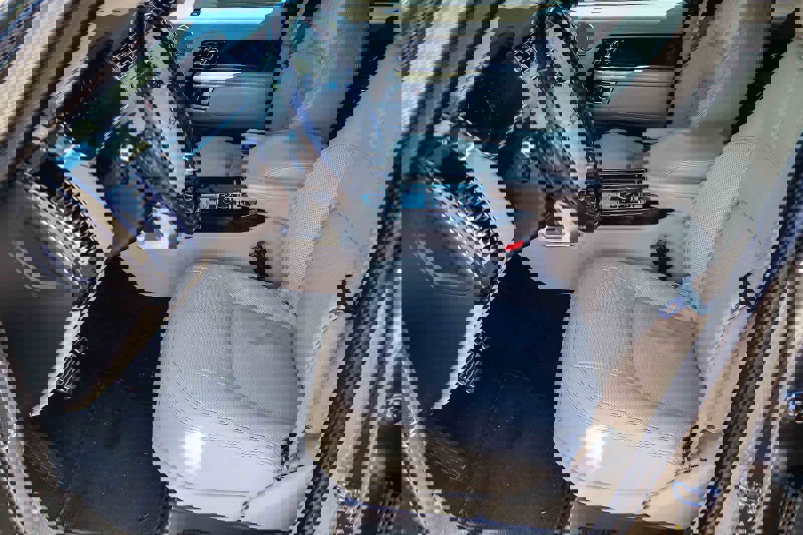 Used 2021 Land Rover Range Rover Westminster Edition image 19