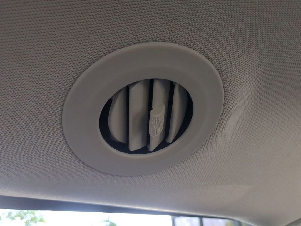 Used 2023 Chrysler Pacifica Limited image 24