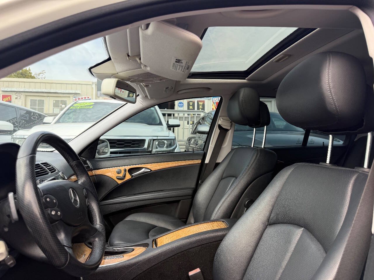 Used 2009 Mercedes-Benz E 350 Sedan image 10