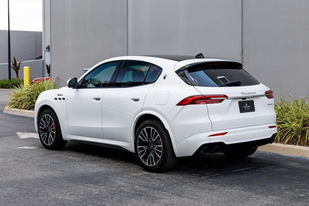 Certified 2023 Maserati Grecale Modena AWD/4WD image 3
