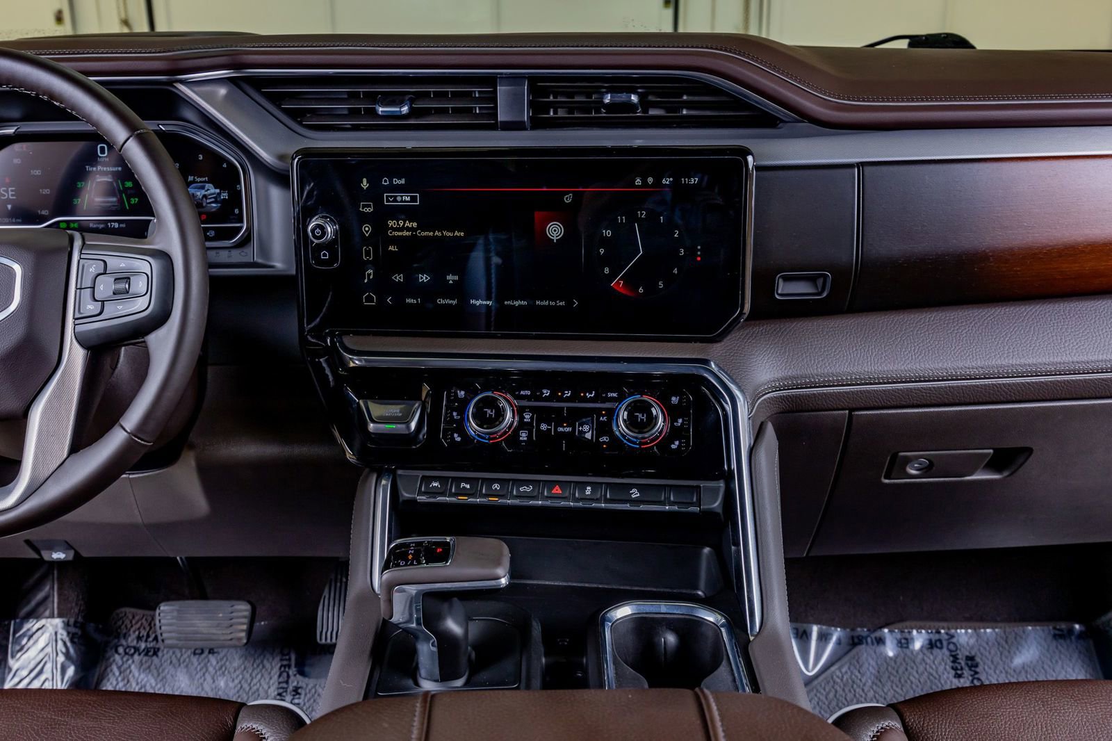 Used 2025 GMC Sierra 1500 Denali w/ Denali Reserve Package AWD/4WD image 24