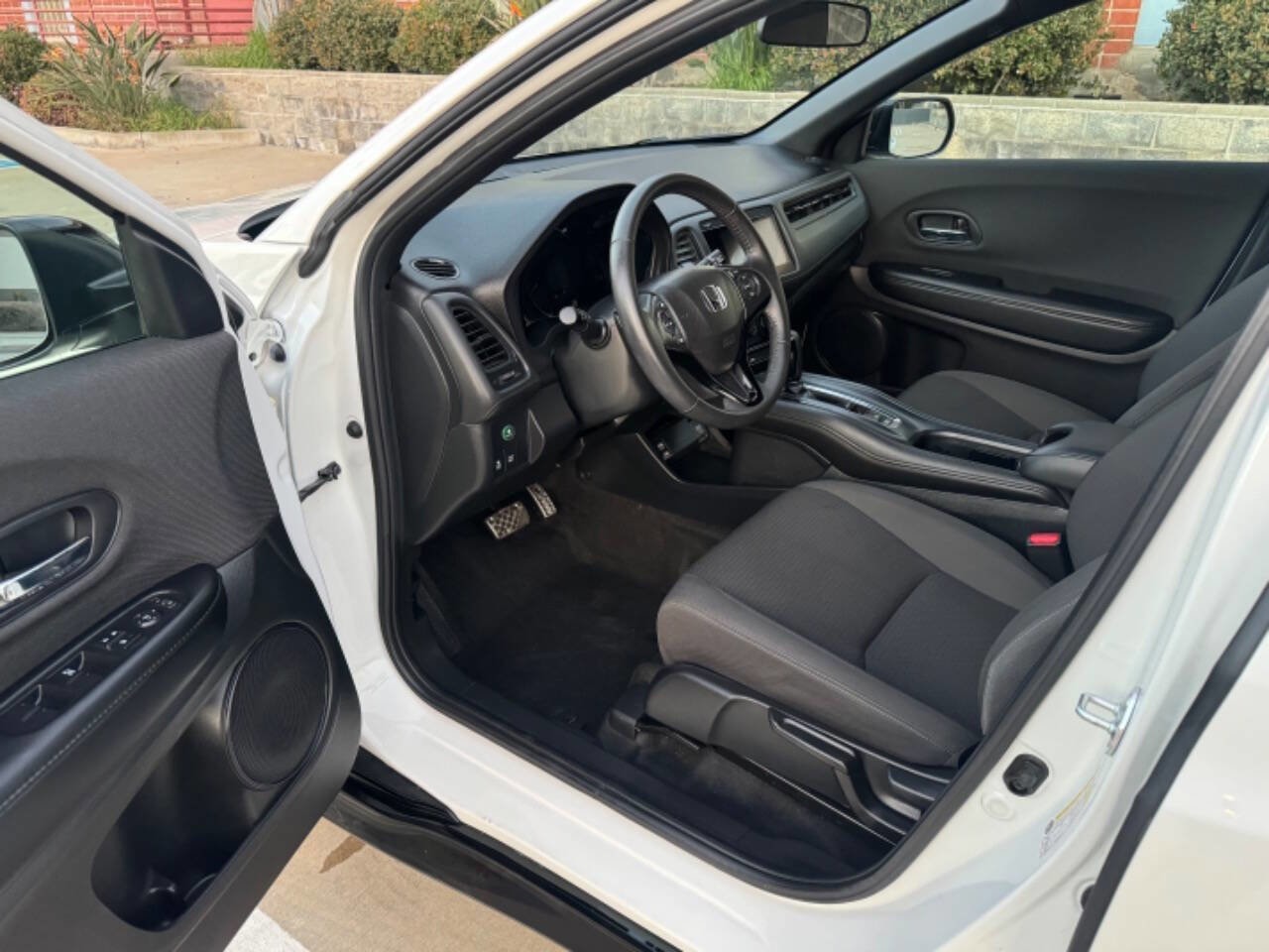 Used 2022 Honda HR-V Sport image 8