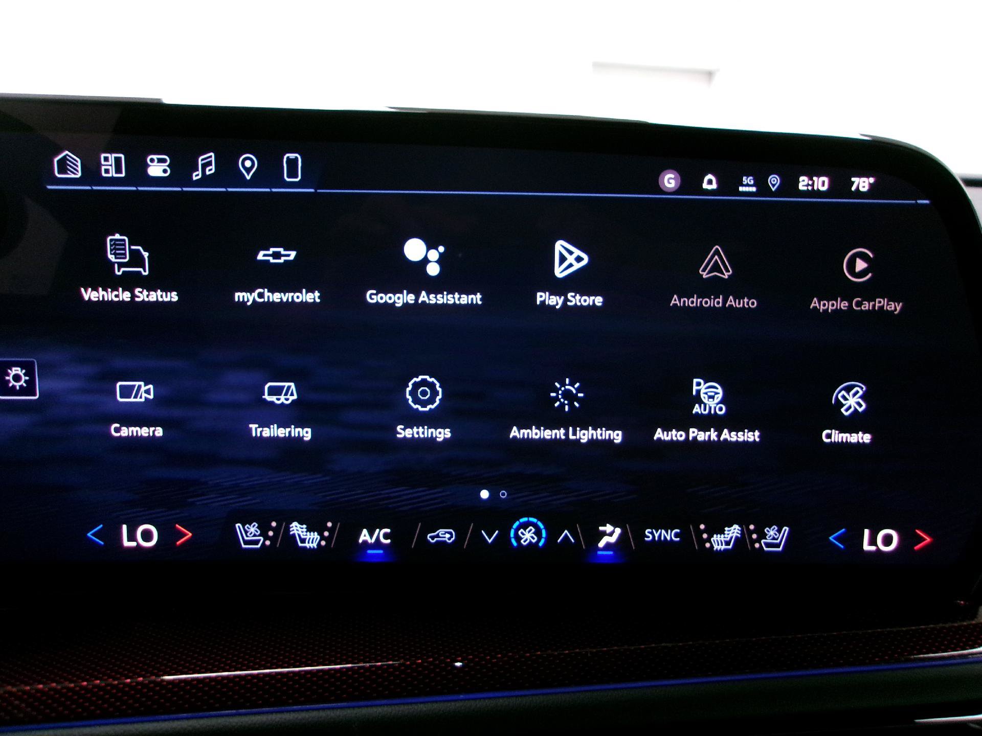 New 2026 Chevrolet Traverse RS w/ LPO, Floor Liner Package FWD image 6