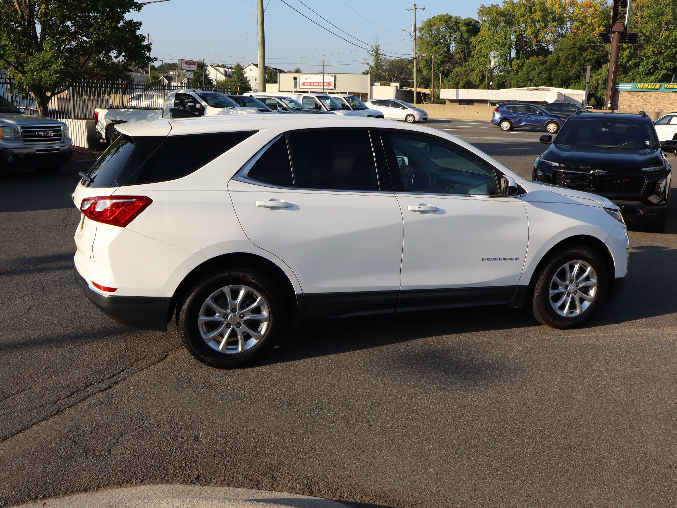 Used 2020 Chevrolet Equinox LT FWD image 11