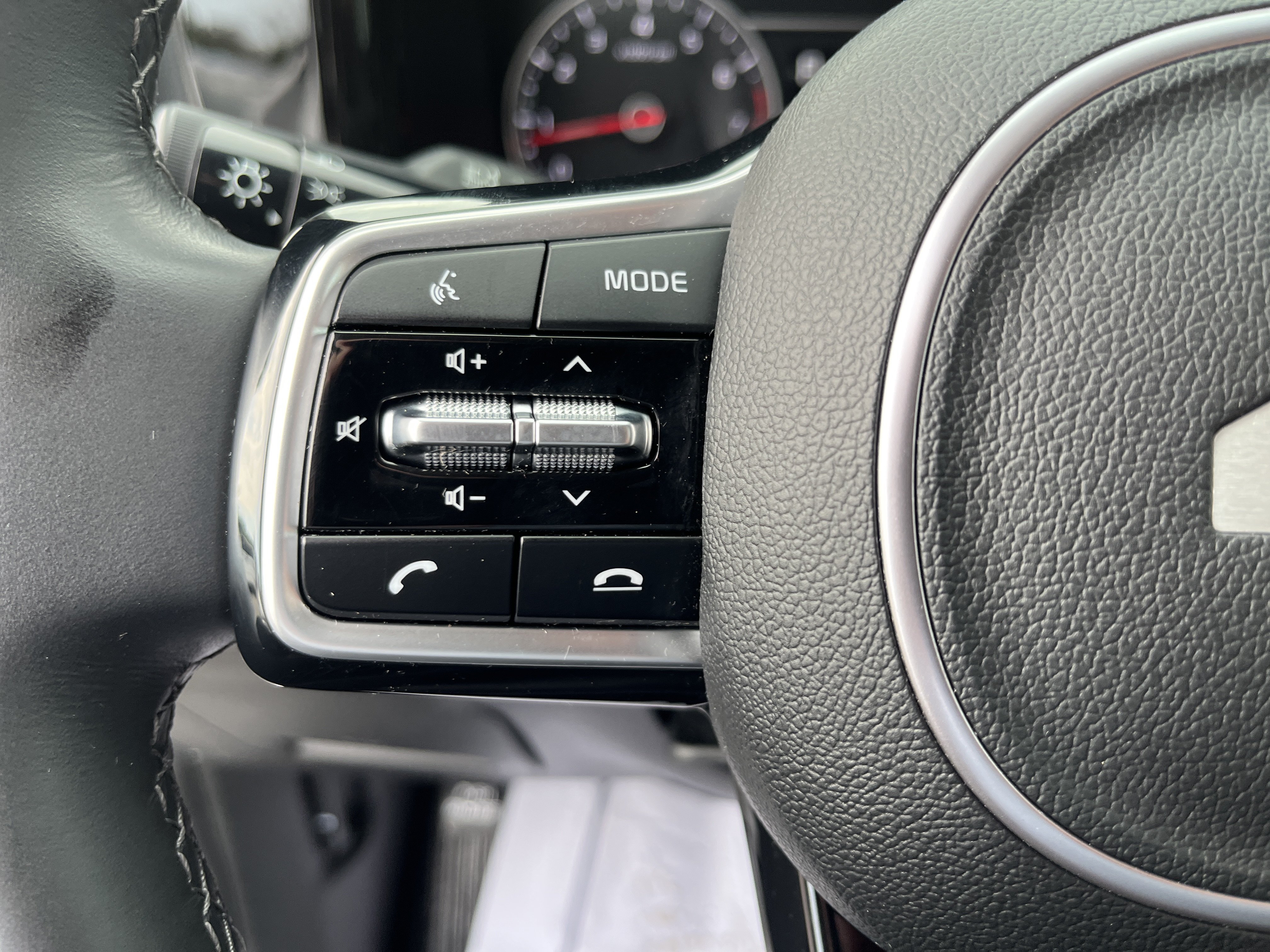 Used 2023 Kia Sorento S FWD image 20