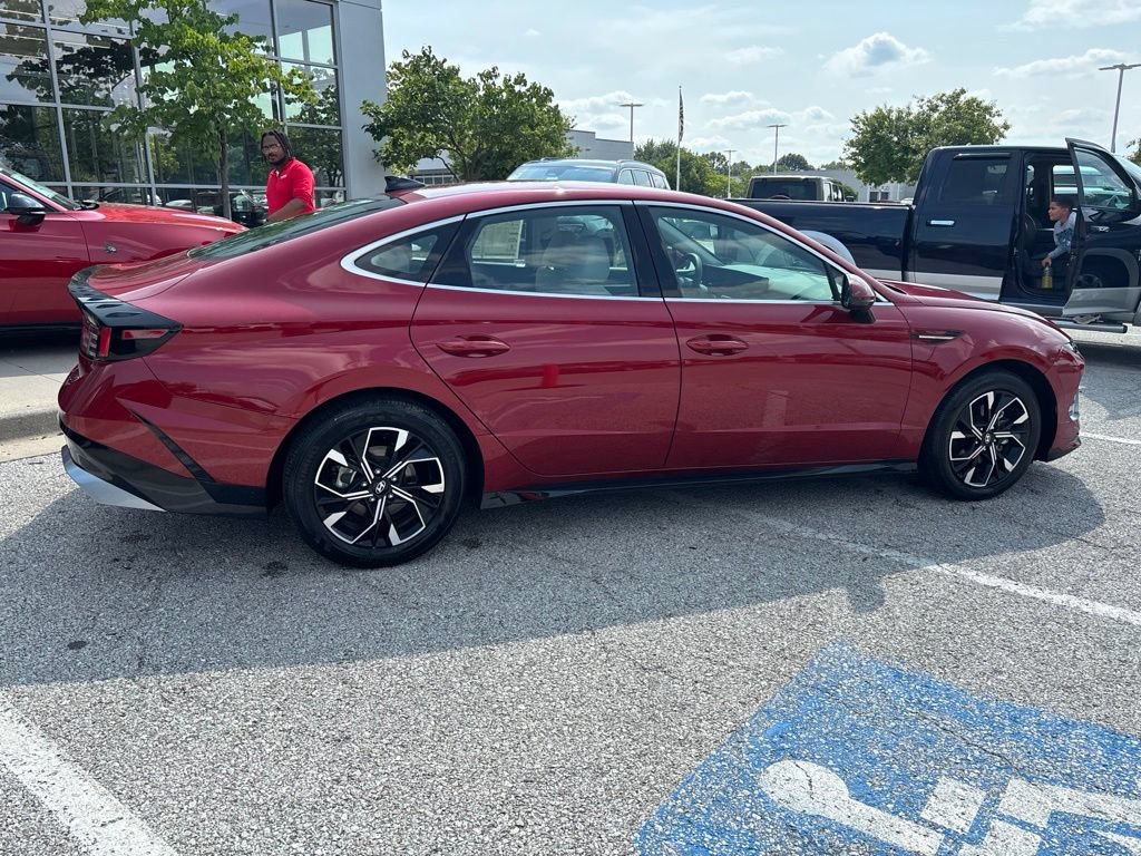 Used 2025 Hyundai Sonata SEL FWD image 31