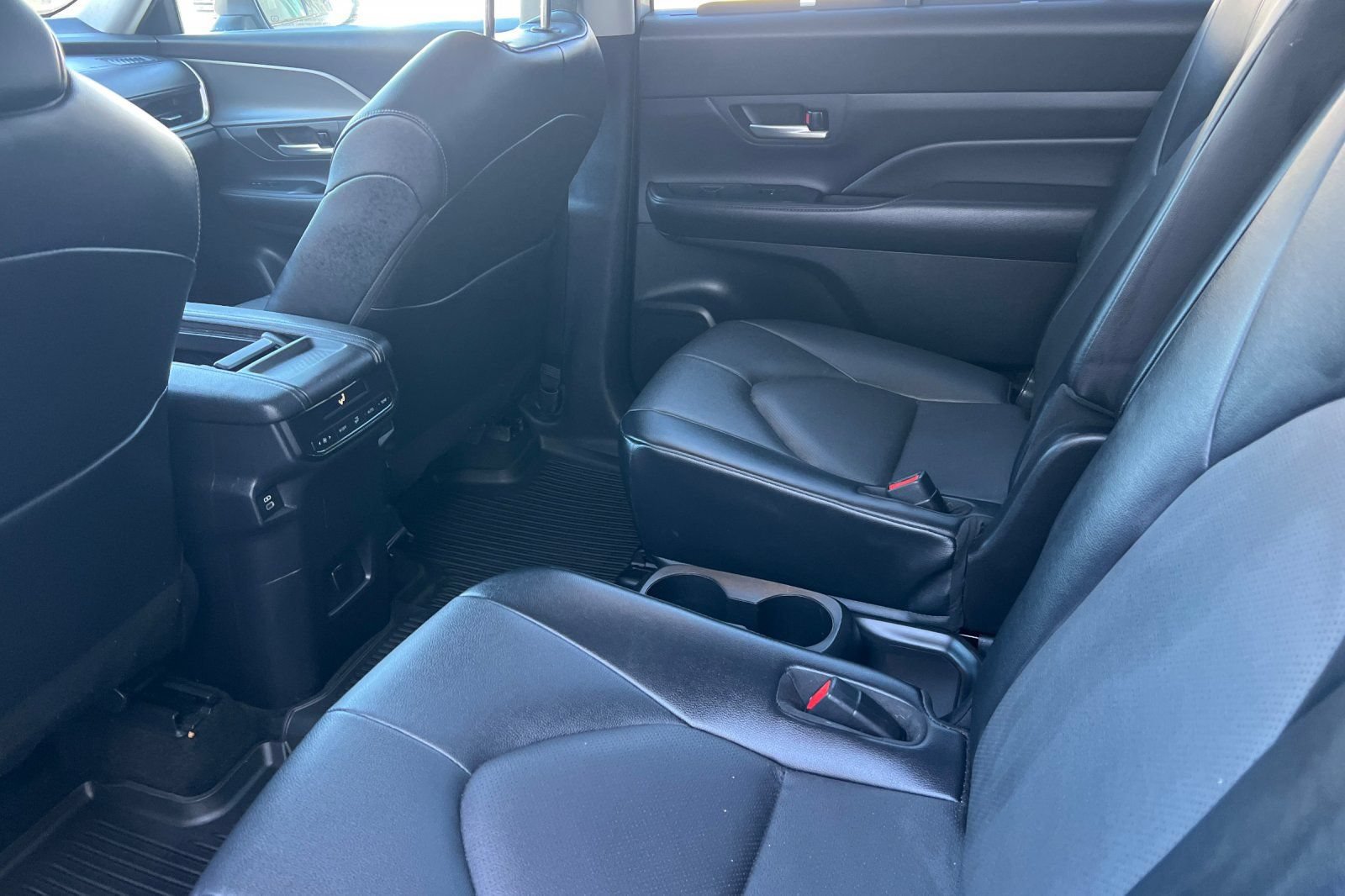 Used 2024 Toyota Grand Highlander AWD image 9
