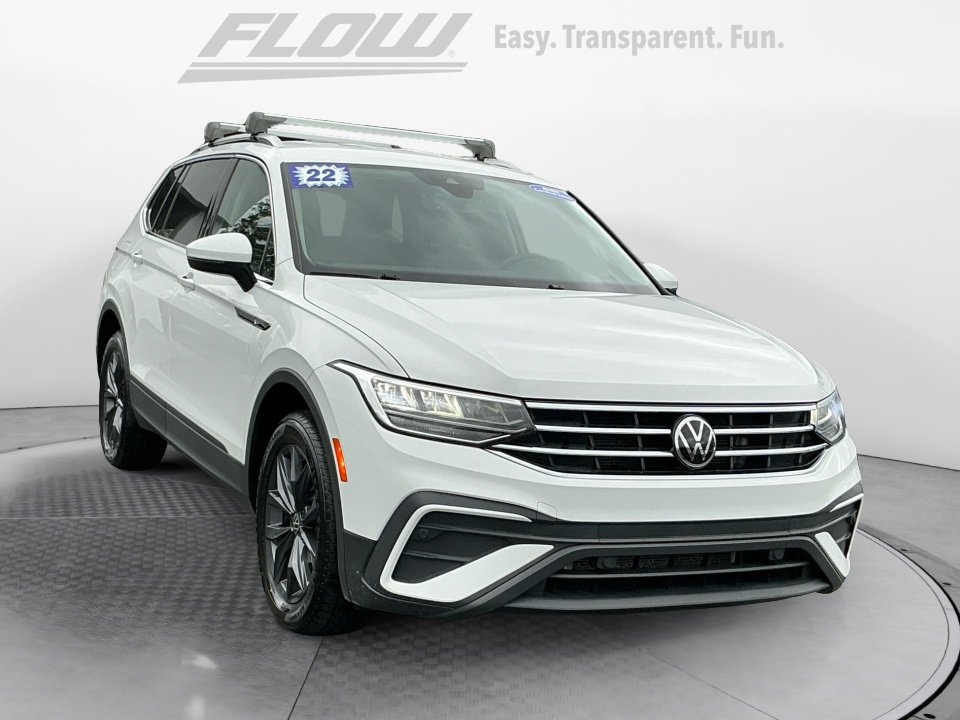 Used 2022 Volkswagen Tiguan SE image 1