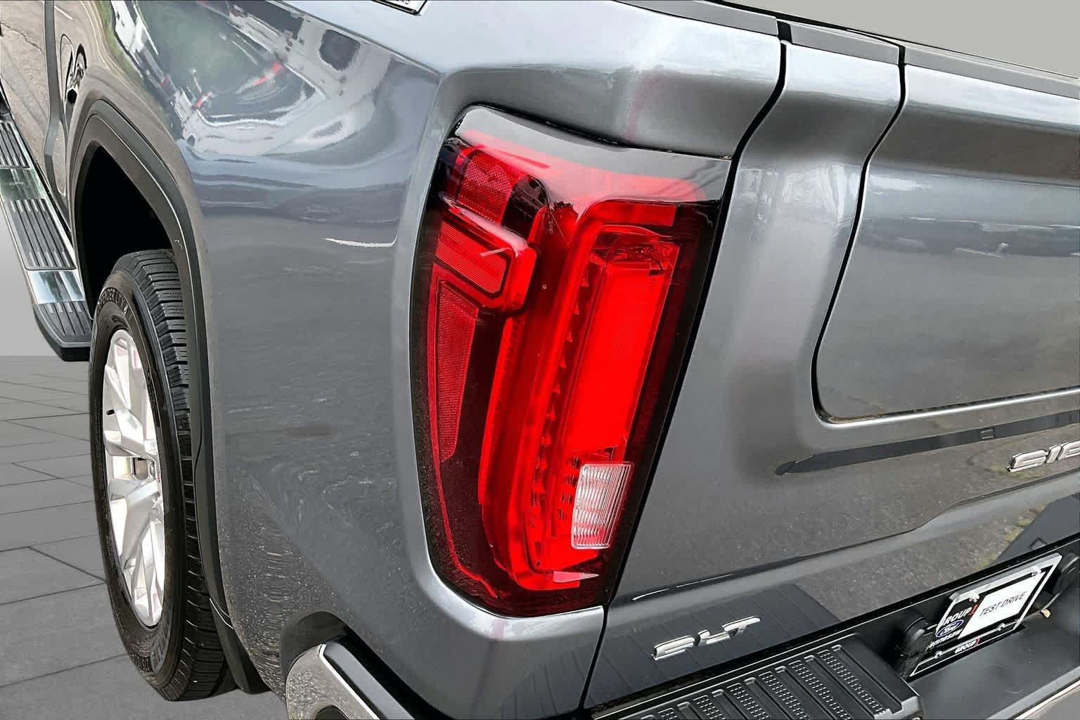 Used 2019 GMC Sierra 1500 SLT w/ SLT Premium Plus Package AWD/4WD image 28