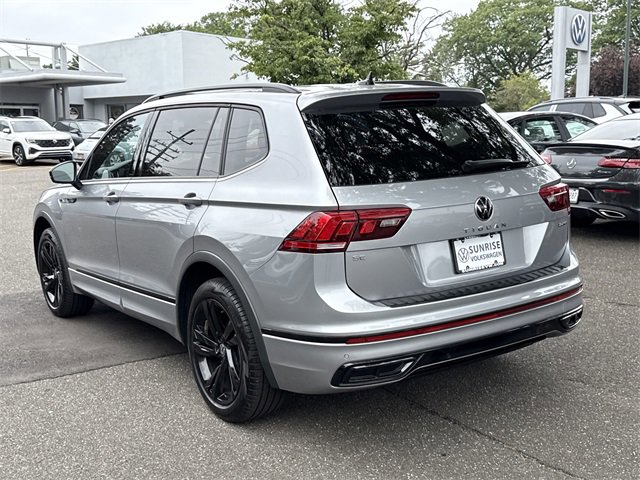 Used 2024 Volkswagen Tiguan SE R-Line image 8